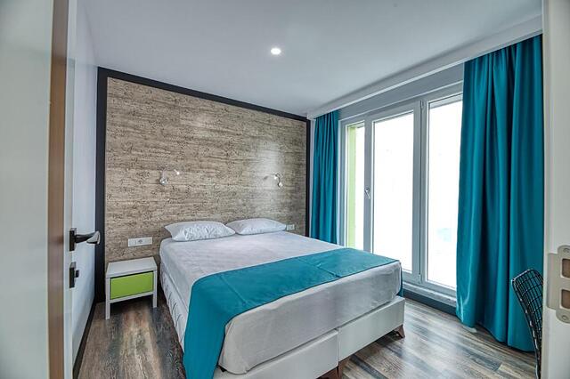 Gris and Verde Suite Hotel
