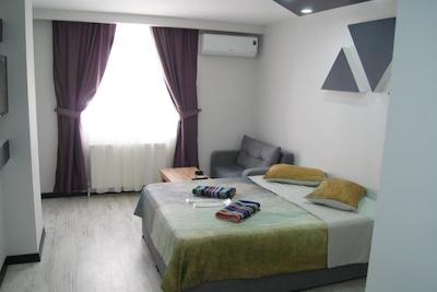 Moon Suit Otel