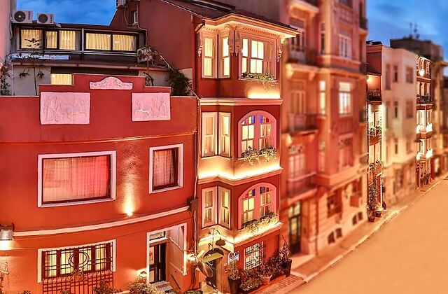 Faik Pasha Apartments