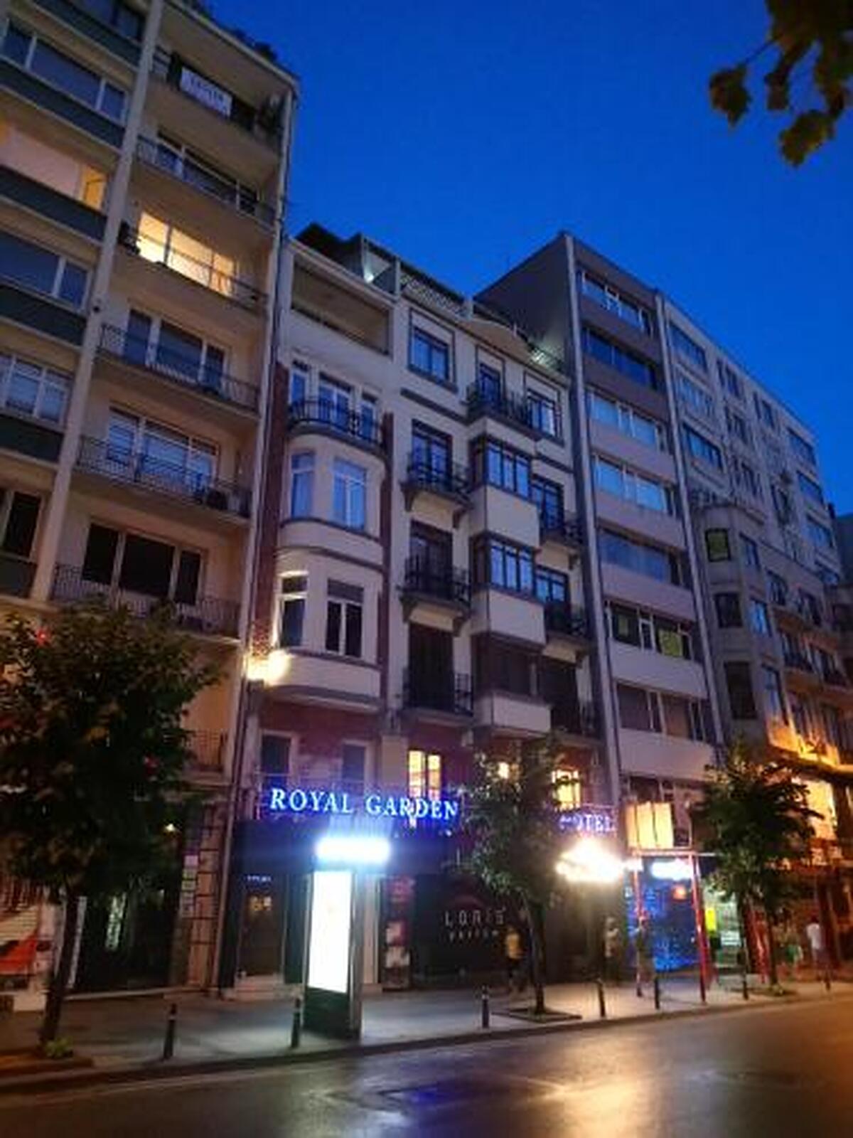 Royal Garden Suite Hotel