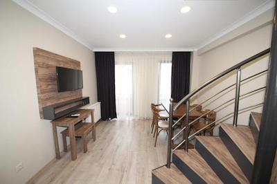 Taksim Corner Suite