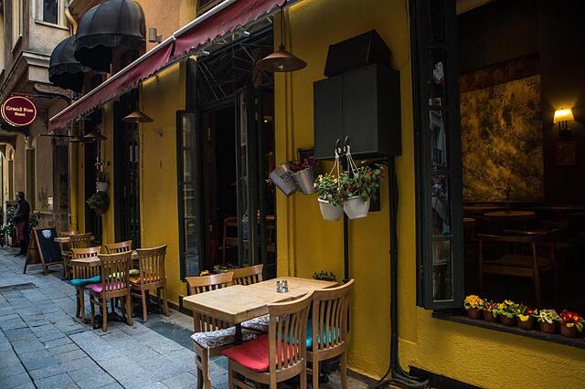 Grand Rue Hotel