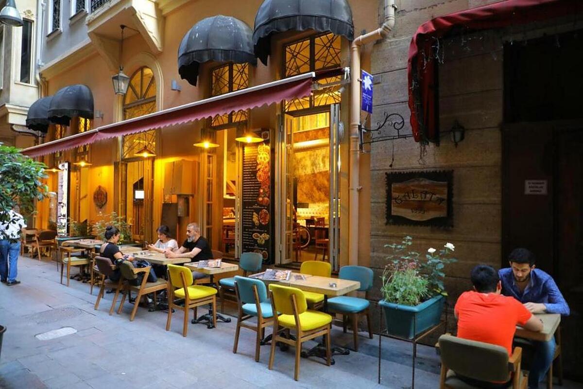 Grand Rue Hotel
