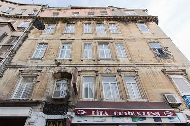 Salvatore Fleri 1872 Boutique