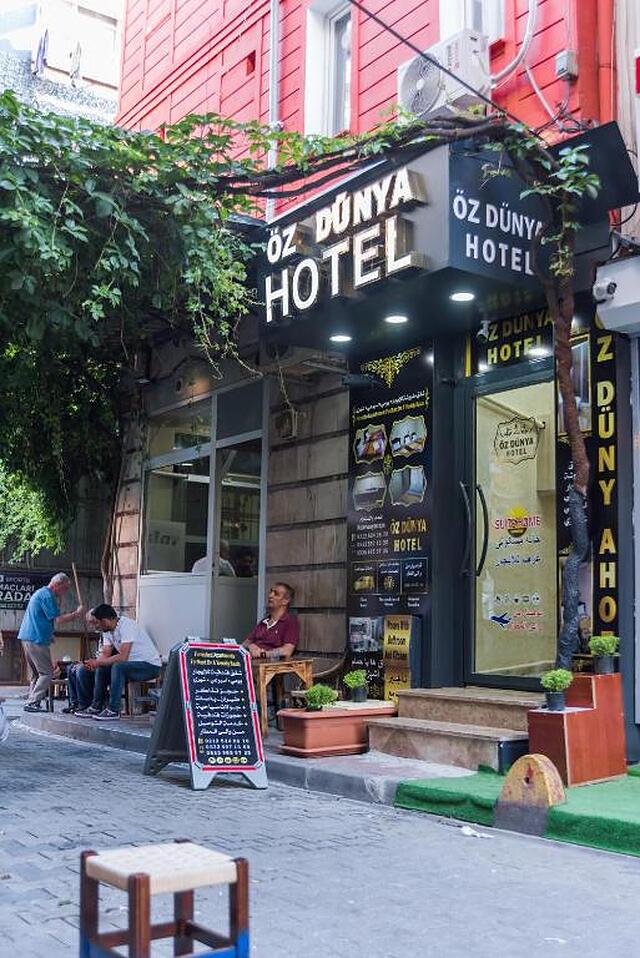 Oz Dunya Hotel