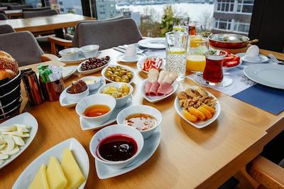 د هالیک هتل استانبول کاراکوی