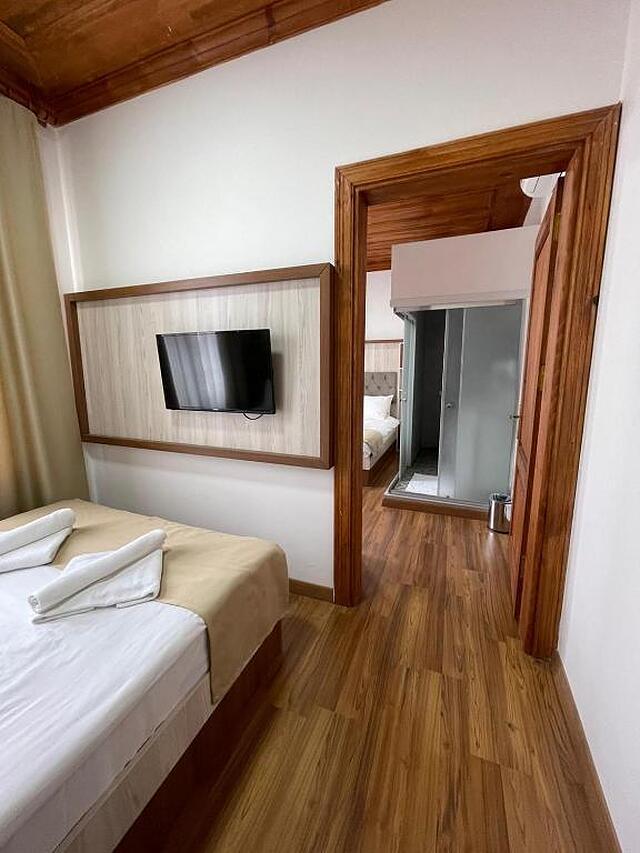 Qonaq Hotel and Suites