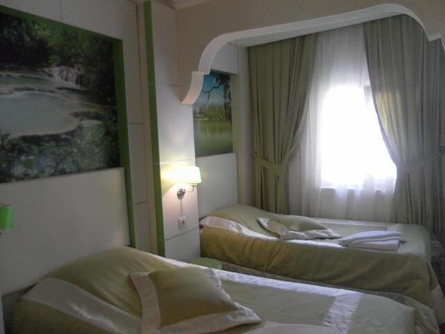 Hotel La White