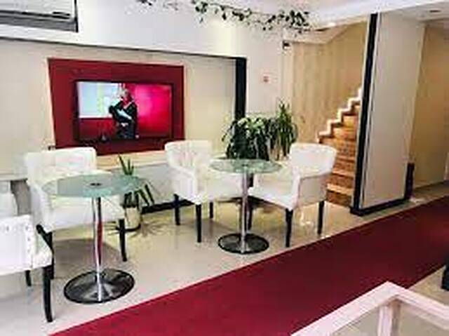 Hotel La White