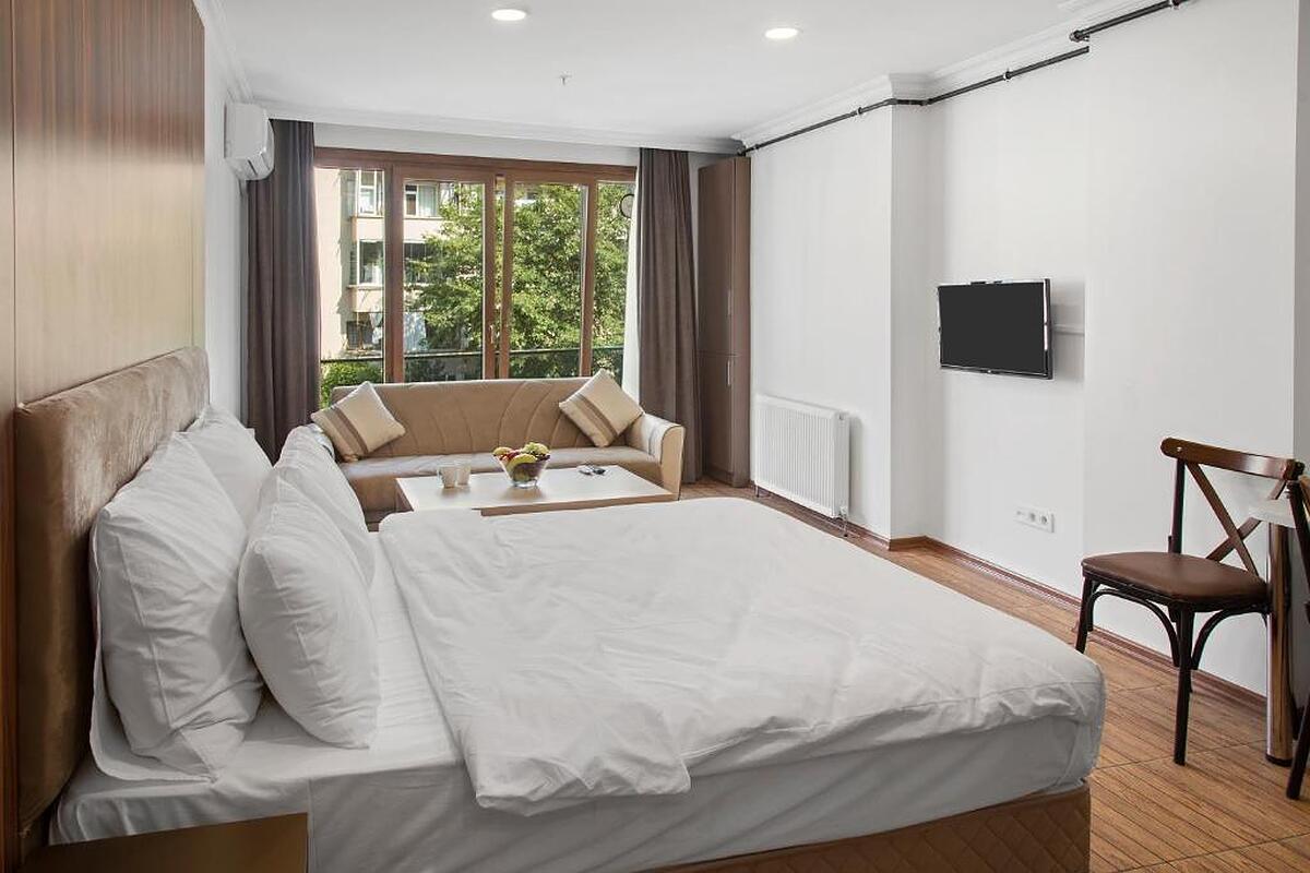 Merot Suites