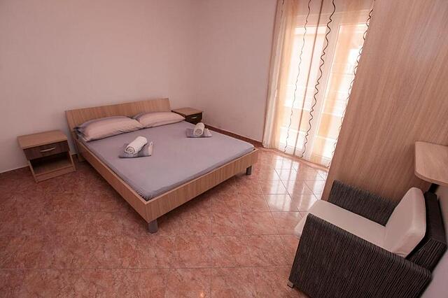 Ezra Suites