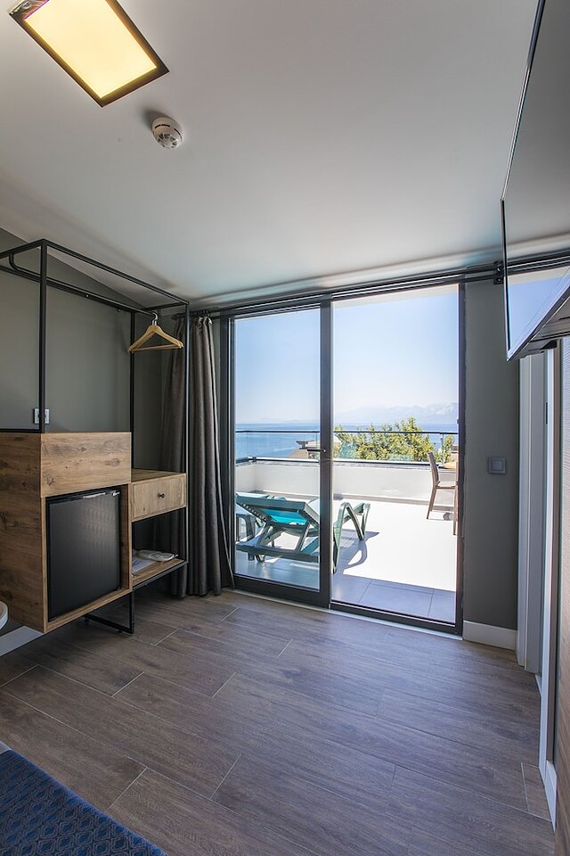 Pure Blanche Hotel