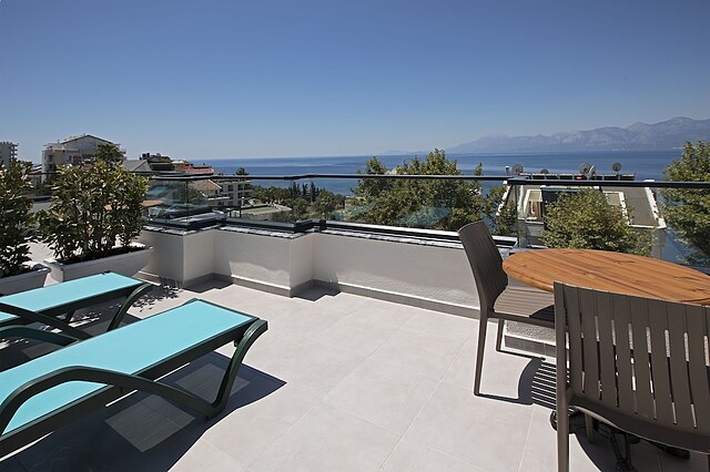 Pure Blanche Hotel
