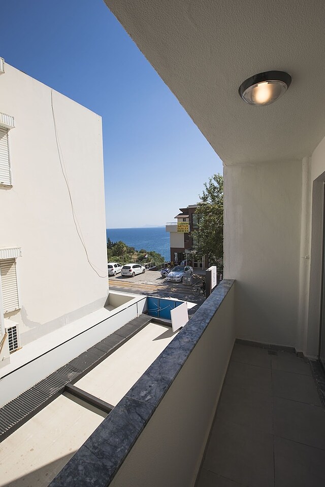 Pure Blanche Hotel