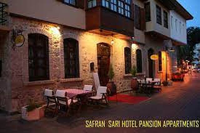 Safran Sari Konak Pansiyon