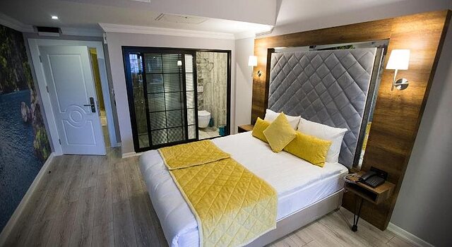 Double Bond House Spa