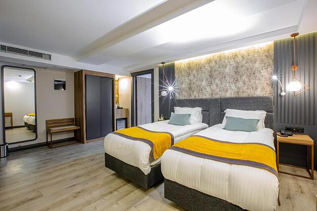 Kayhan Hotel