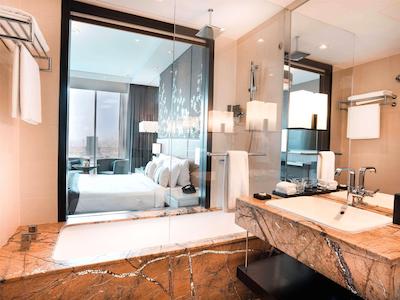 پولمن دبی داون تاون هتل