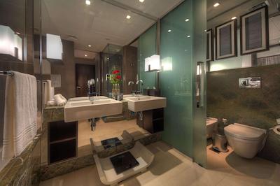 پولمن دبی داون تاون هتل