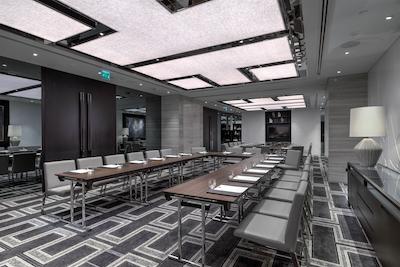 پولمن دبی داون تاون هتل