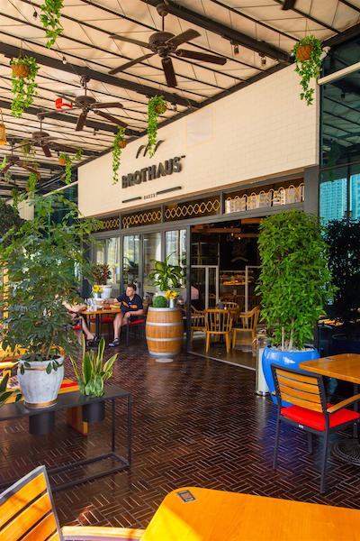 پولمن دبی داون تاون هتل