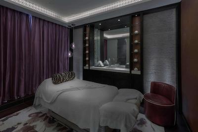 پولمن دبی داون تاون هتل