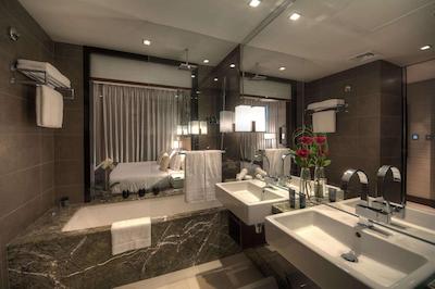 پولمن دبی داون تاون هتل