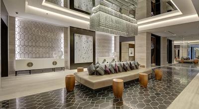 پولمن دبی داون تاون هتل