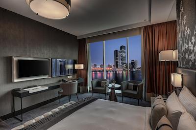 پولمن دبی داون تاون هتل