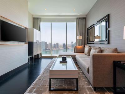 پولمن دبی داون تاون هتل