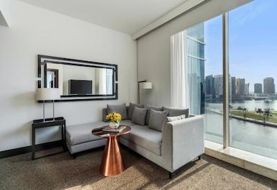 پولمن دبی داون تاون هتل