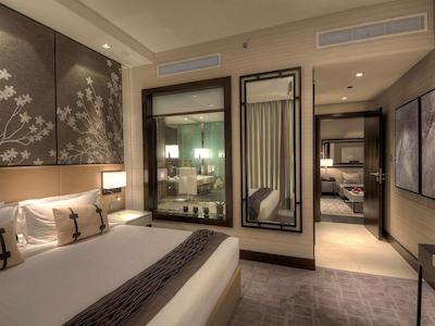 پولمن دبی داون تاون هتل