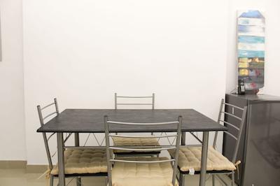 OYO Home 121 Al Quasis 1BHK