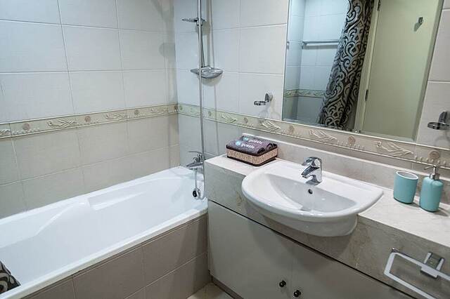 Global Lake View by HiGuests Vacation Homes