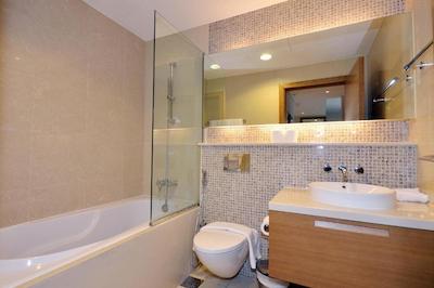 Claren Tower by Vacation Bay