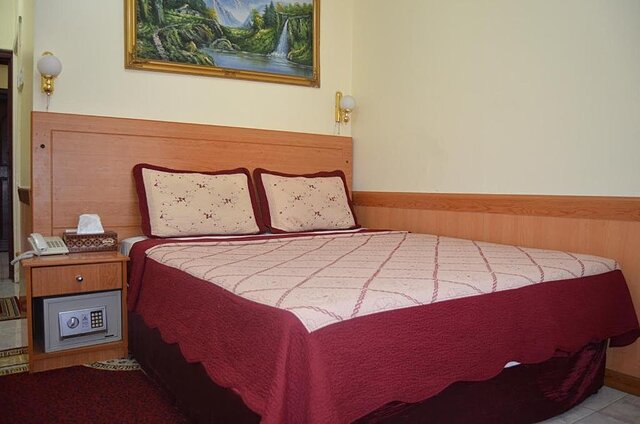 Al Ahrar Hotel