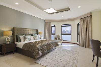 Bespoke Residences-Luxury Frond A Villas