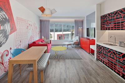 Radisson RED Hotel Dubai Silicon Oasis