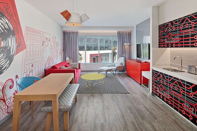 Radisson RED Hotel Dubai Silicon Oasis