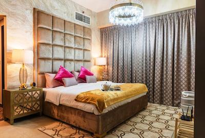 پلیکان استی فول مارینا اند پول ویو