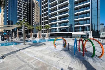 پلیکان استی فول مارینا اند پول ویو