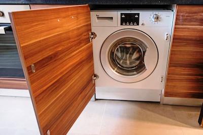 پلیکان استی فول مارینا اند پول ویو