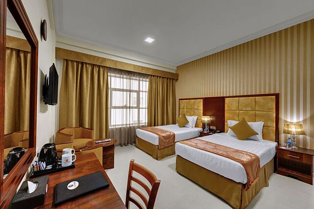 OYO 101 Click Hotel