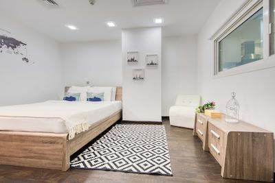 Tiara Ruby by Maison Privee