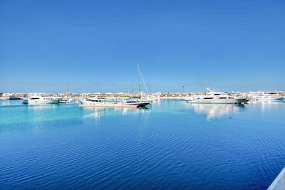 Tiara Ruby by Maison Privee