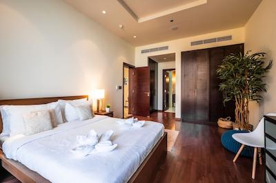 Tiara Ruby by Maison Privee