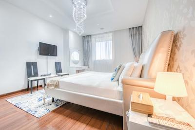 Tiara Ruby by Maison Privee