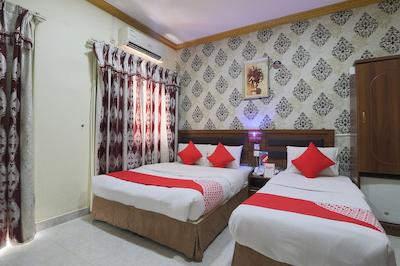 Remas Hotel Llc by OYO Rooms