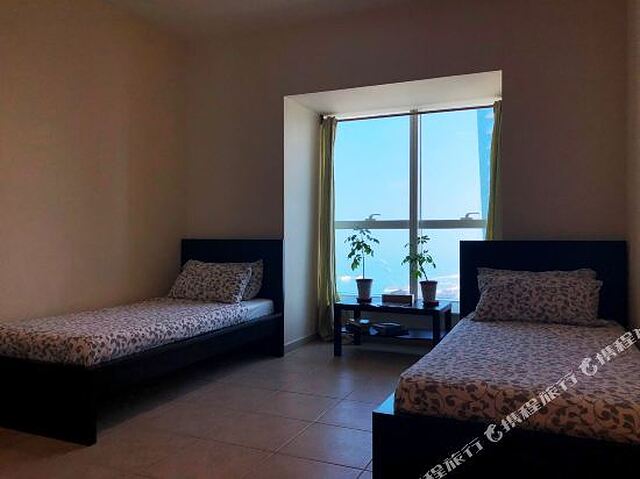 At the Top Hostel Dubai