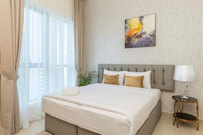 West Tower by Deluxe Holiday Homes